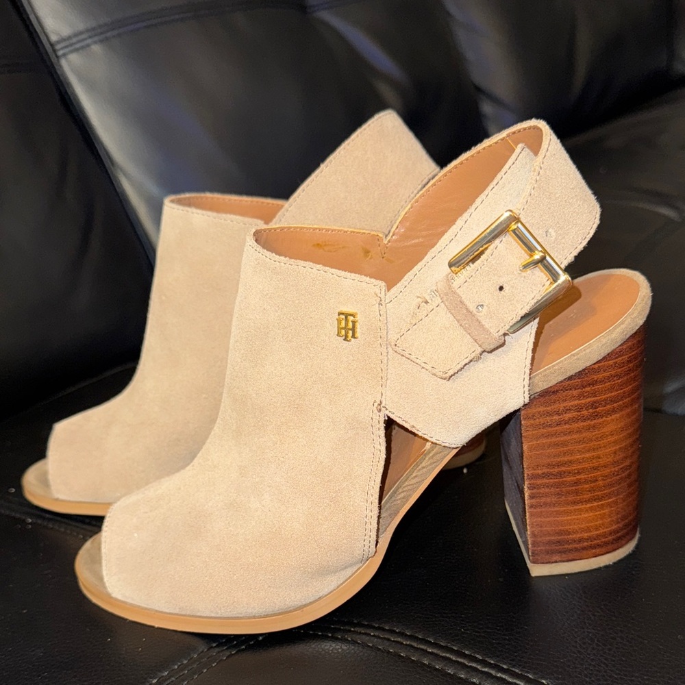 Tommy Hilfiger Women's Cream Suede Mules with Wooden Heel Size 9.5